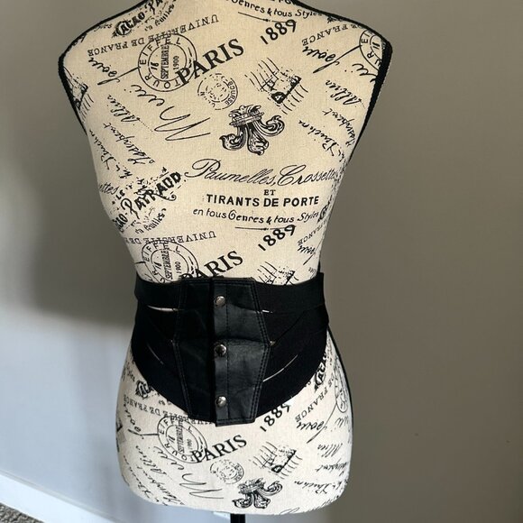 CRISS CROSS BLACK BODY BELT - OS - Picture 2 of 3